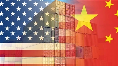 Les États-Unis annoncent un tarif de 10% sur les produits chinois