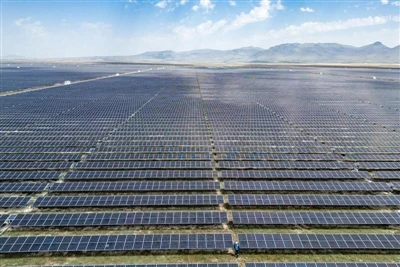2. Hub solaire de 200 millions de dollars et 2,5 GW : partenaire Alfa Solar e...