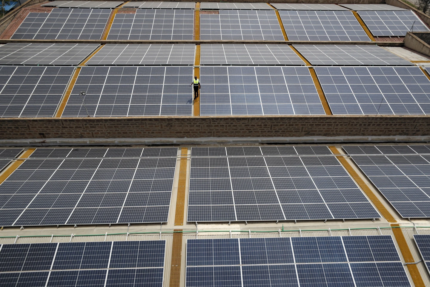 rooftop hybrid solar system